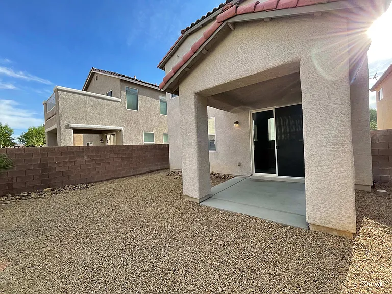 8716 Painted Horseshoe St — Photo 11