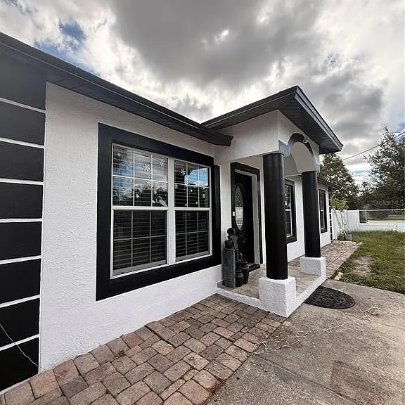 1305 E Louise Ave — Photo 11