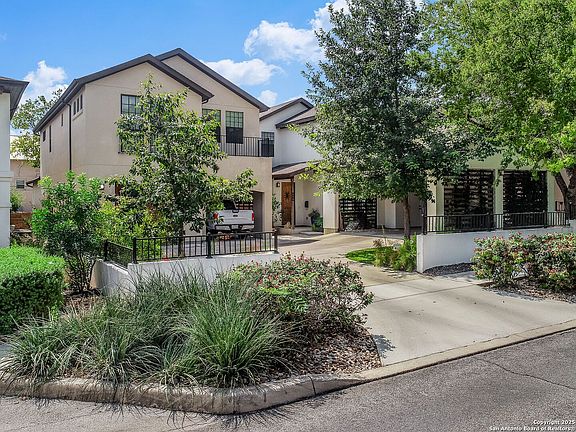 3rd image of 456 E OLMOS DR