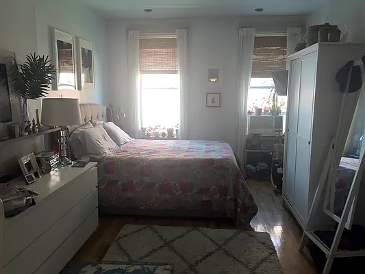 Rented by Tbshaw Realty Associates | media 18