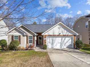 8218 Deodora Cedar Ln, Charlotte, NC 28215