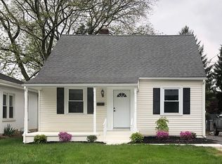 1112 Crest Ln, Lancaster, PA 17601