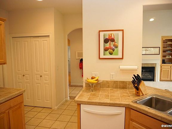4th image of 365 Cherrywood Dr