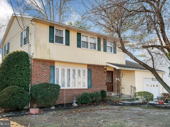 718 Willow Dr, Gibbstown, NJ 08027