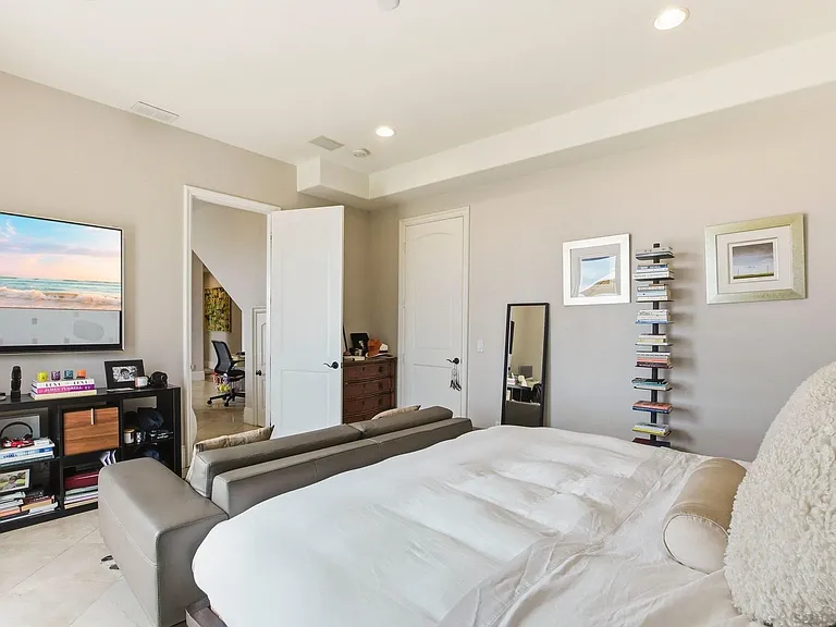 1011 Avenida Amantea — Photo 53
