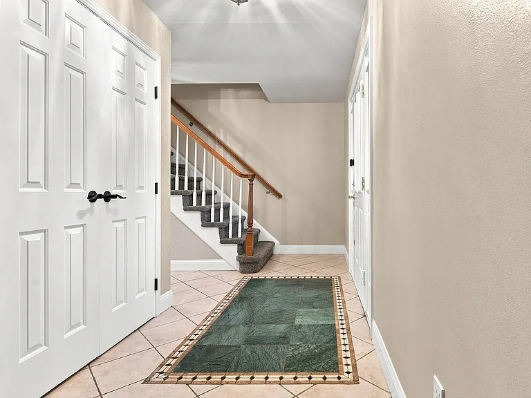 5441 S Richfield Way — Photo 2