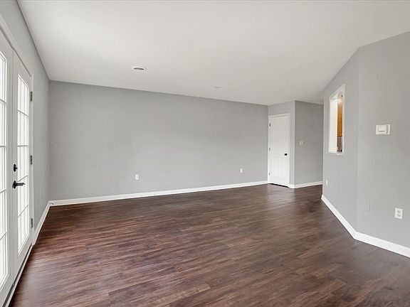 4th image of 4709A Charles Rd