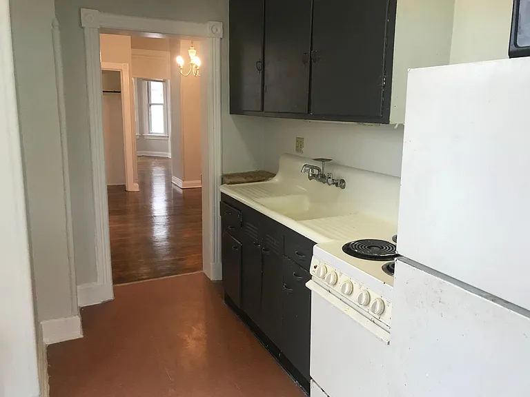 25 S Locust St #2 — Photo 9