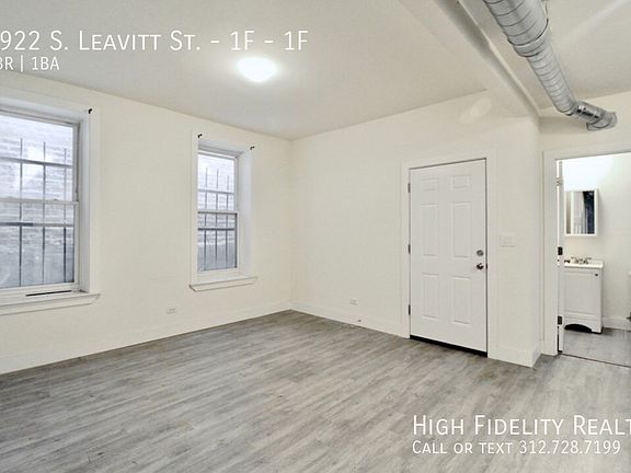 4th image of 1922 S Leavitt St #1F