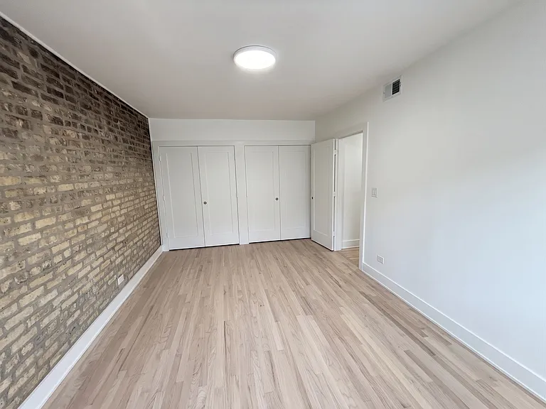 937 W Cornelia Ave #401 — Photo 7