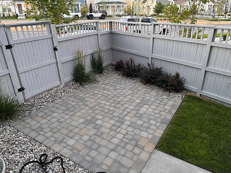 W Lake Ave — Photo 10