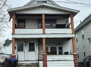 1219 E Lake Rd, Erie, PA 16507