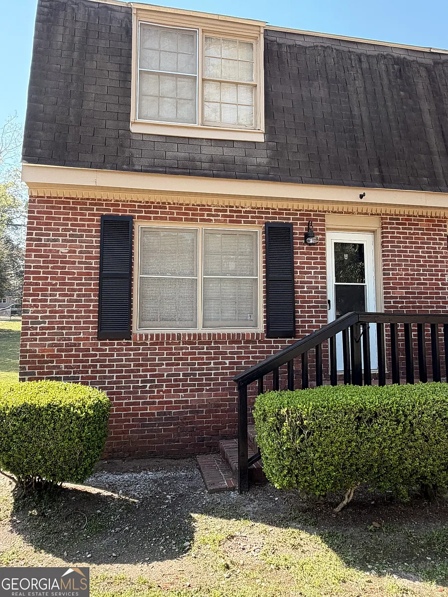 Building Photo - 1006 5th Ave #A