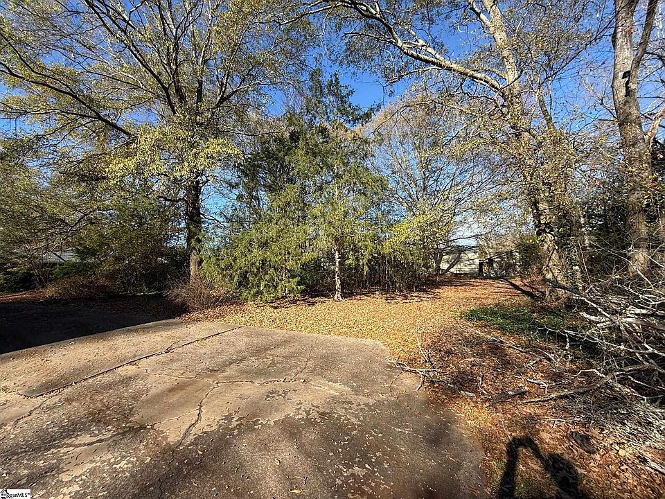 2nd image of 10 Roe Ct