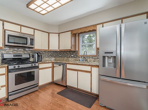 4th image of 17357 Bruce Cir