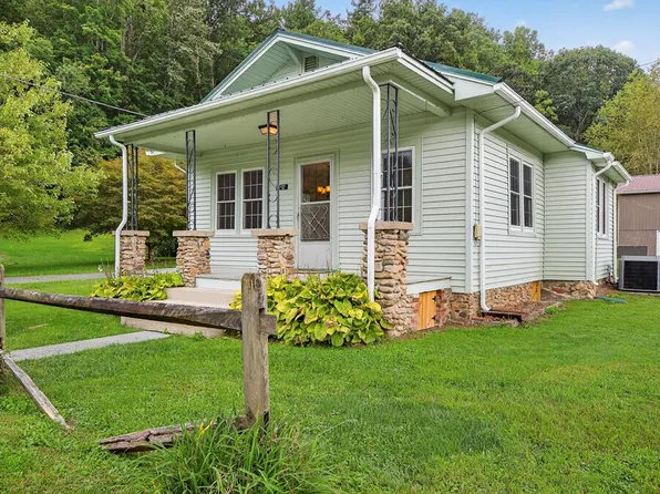 212 Cotton St, Damascus, VA 24236