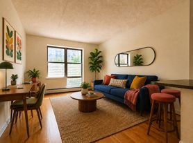 4469 Broadway