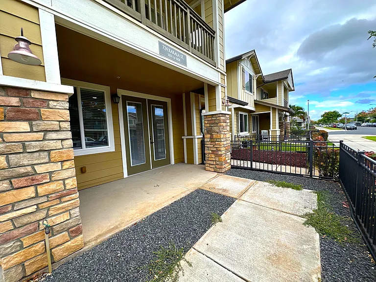 724 Kakala St #1604D — Photo 6
