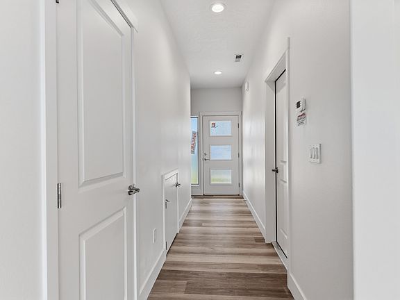 5th image of 7596 Grapevine Ct