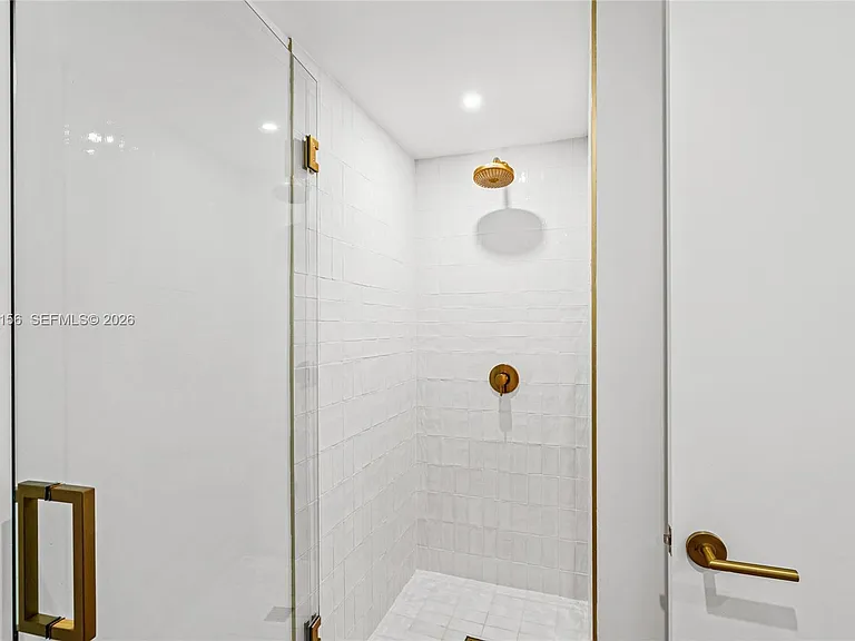 90 NE 32nd St #627 — Photo 49