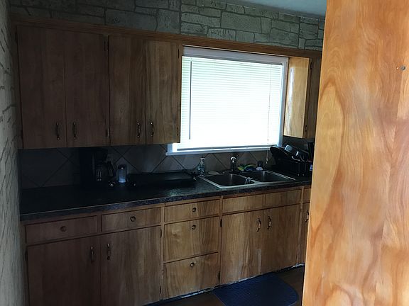 2nd image of 424 N 1 W