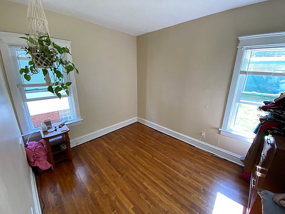 4th image of 2070 Morrison Ave