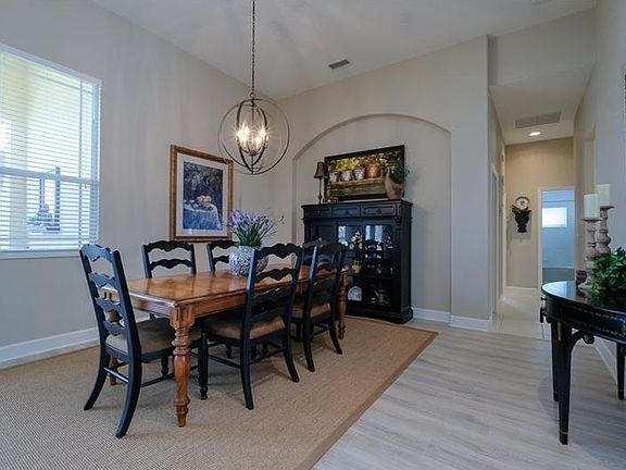 5th image of 2705 Harvest Dr