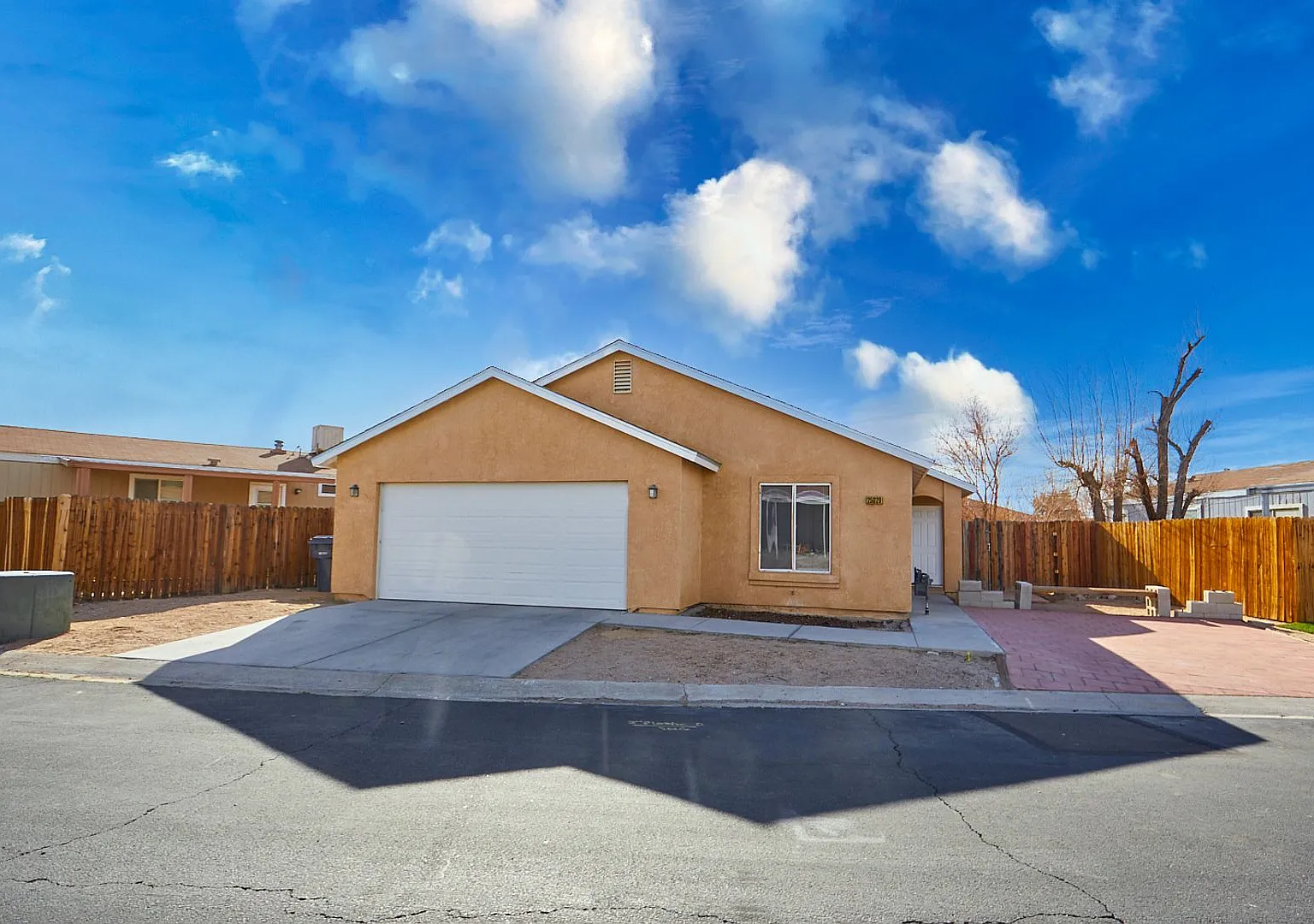 3 Bedroom Barstow Home — Photo 1