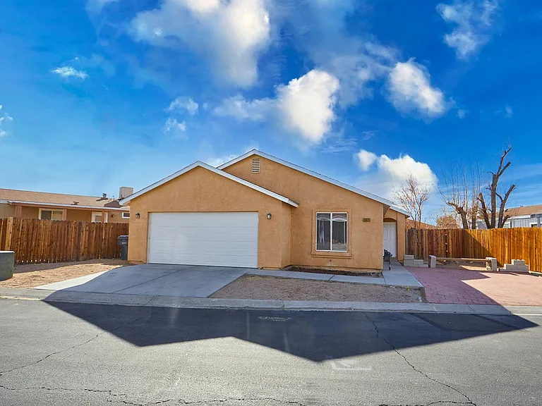 25029 Avenida Laredo — Photo 1