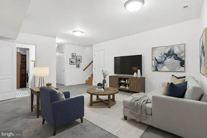 4 bed, 2.5 bath, 1804 sqft, $3,000 — Photo 4