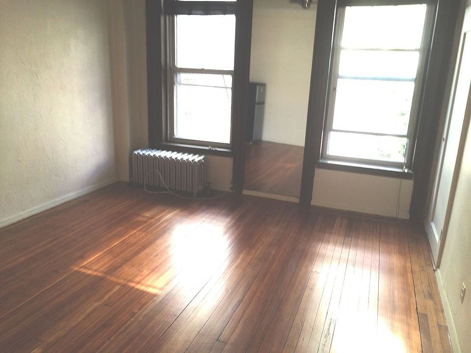 1st image of 433 W 44th St #3R