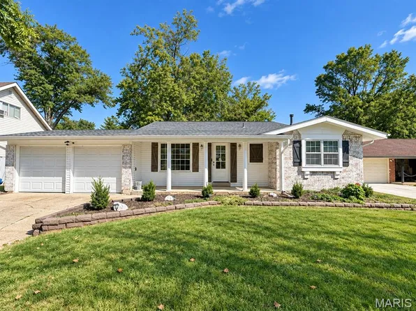 11848 Barden Tower Rd, Florissant, MO 63033