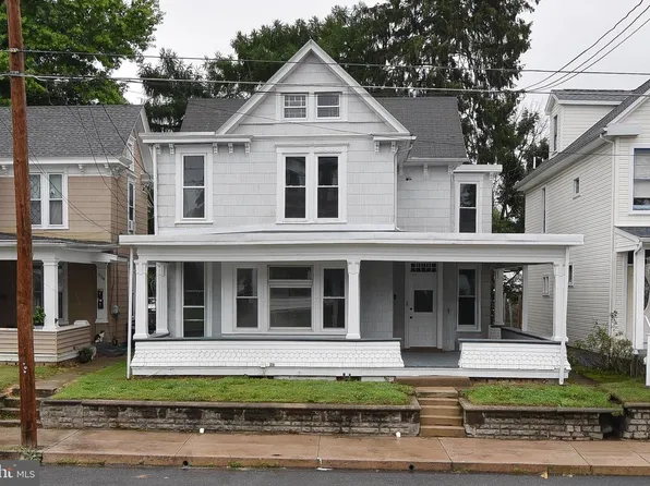 225 W 2nd St, Waynesboro, PA 17268
