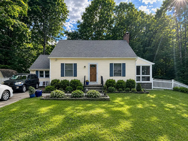 118 Terrace Ln — Photo 2