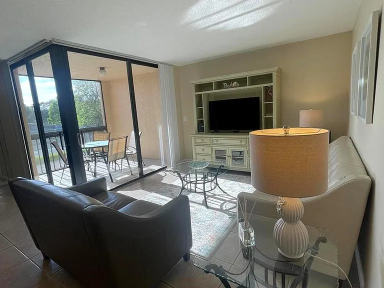 450 Egret Cir #9203 — Photo 10
