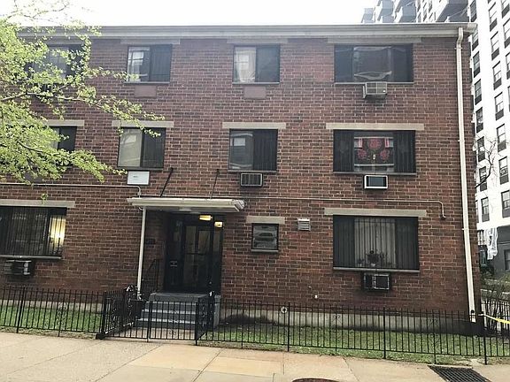 4th image of 291-295 Cherry St APT B2