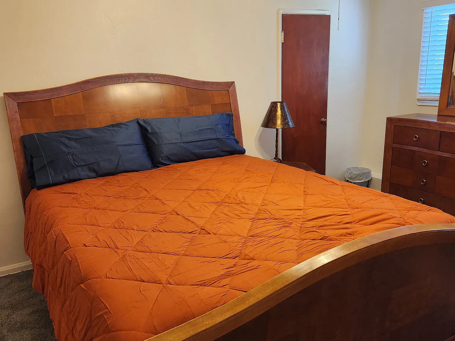 2 bed, 2188 sqft, $2,400 — Photo 2