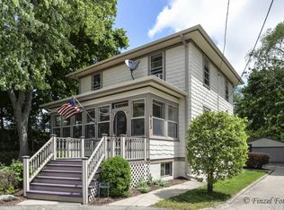 153 Laurel Ct, Elgin, IL 60120