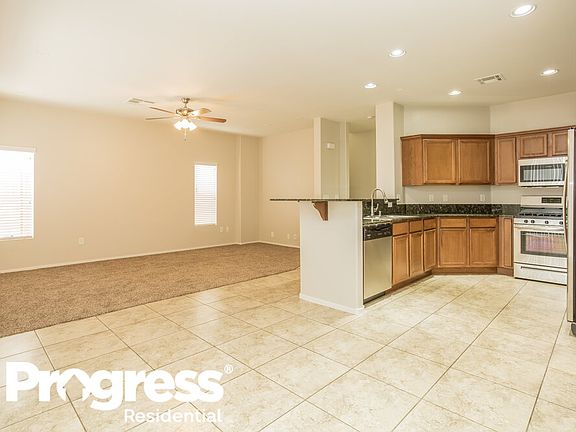 5th image of 1009 Maple Pines Ave