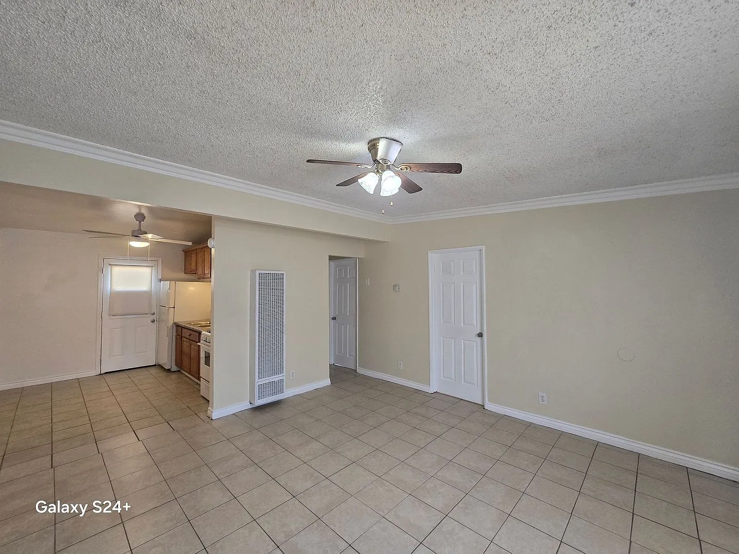 Ocotillo Ave Apt 5826-5828 — Photo 2