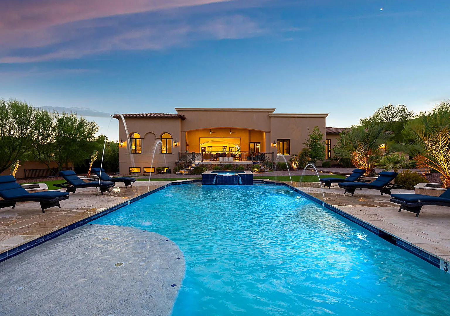 8 bed, 9.0 bath, 9200 sqft, $20,000 — Photo 1