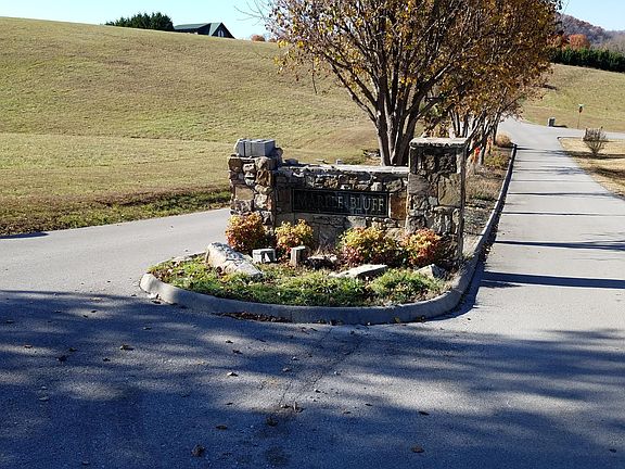 5th image of Marble Bluff Dr