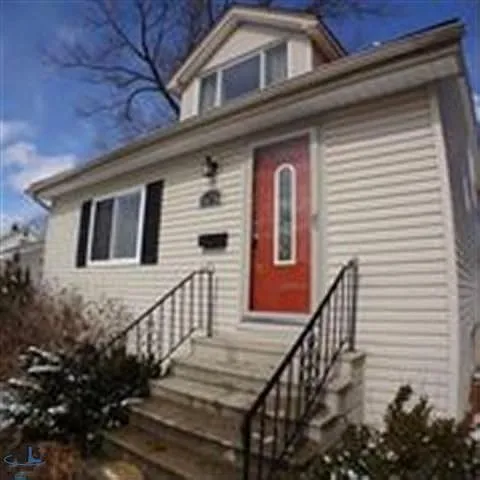 1676 W Troy Ave photo 1