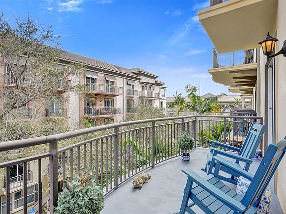 2nd image of 2617 NE 14th Avenue #402
