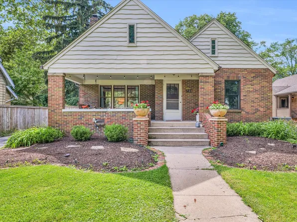 711 S Lynn St, Champaign, IL 61820