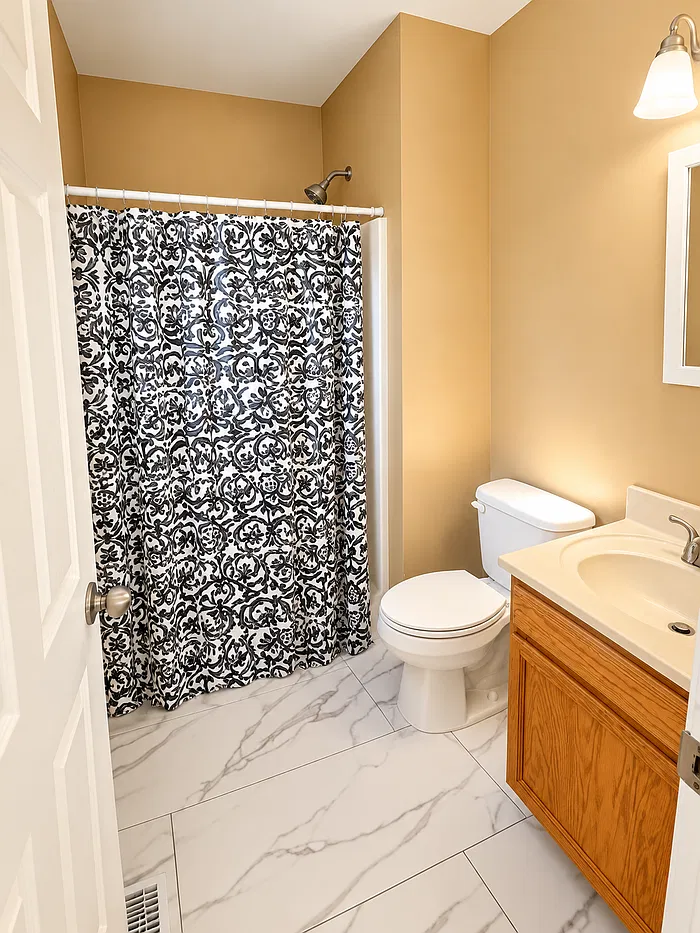 3 bed, 2.0 bath, 988 sqft, $2,400 — Photo 4