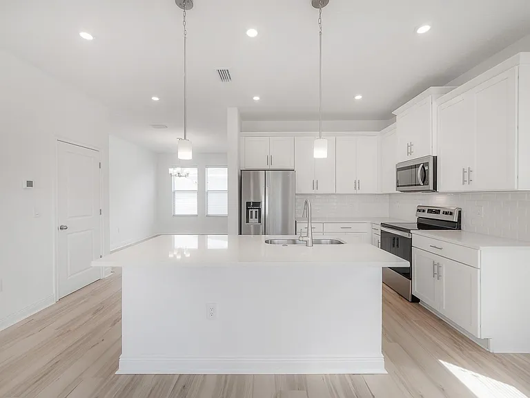 2703 W Fig St #1 — Photo 9