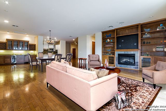 1st image of 230 Dwyer Ave #401