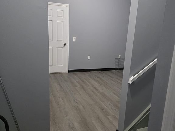 4th image of 190 Washington St