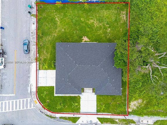 5th image of 11870 SW 220th St #2